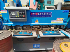 出售二手上海海冲QC11B-4x1600液压闸式剪板机二手剪板机