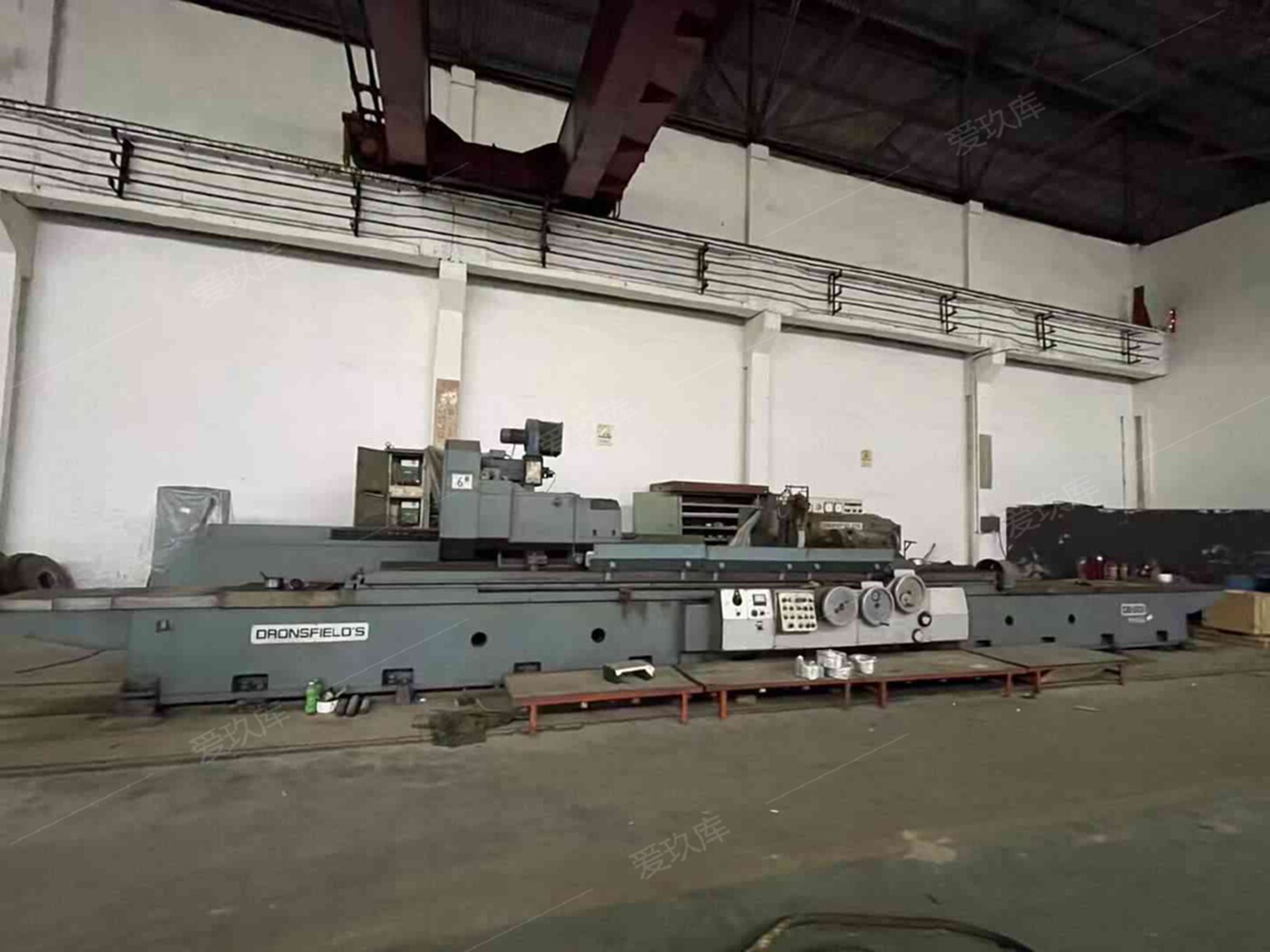The sale of British made diameter 680*4 m cylindrical grinder