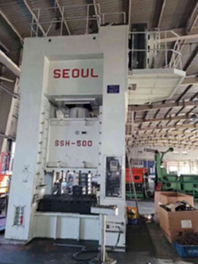 出售韩国500吨闭式单点压力机