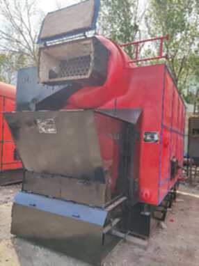 出售二手哈爾濱華東4噸生物質蒸汽鍋爐