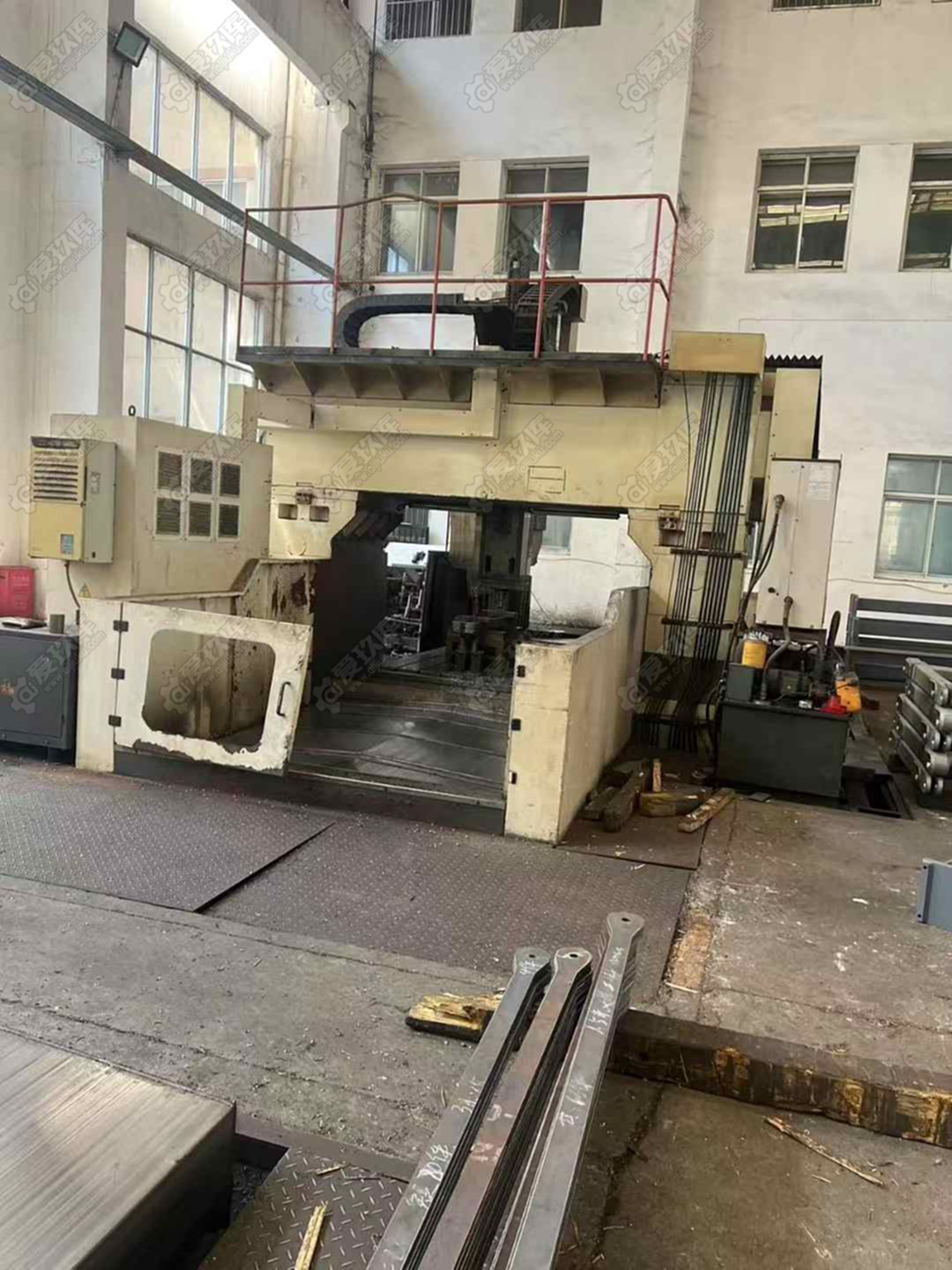 二手龍門加工中心