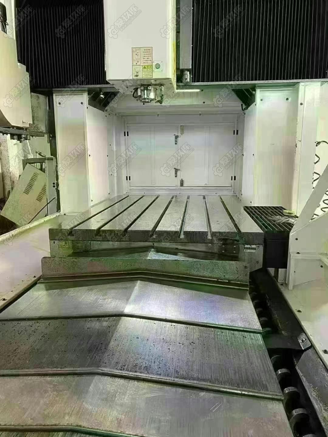 二手龍門加工中心