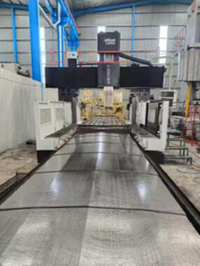 出售2.8×6米台群龙门加工中心，带角度头