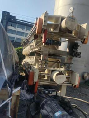 出售大张21年150平方隔膜自动翻板压虑机两台