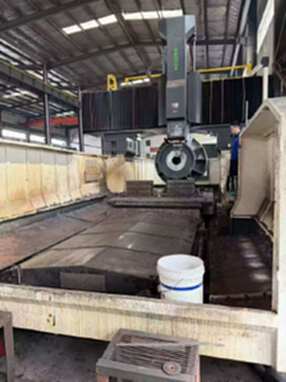 For sale second-hand Xiamen Janssen YSM-4027 gantry machining center, taller model