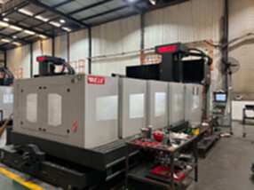 出售台湾崴立22年LB-421龙门加工中心第一台，XYZ行程4000*2200*800mm，工作台4000X2000mm，龙门宽2300mm