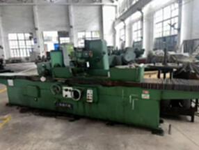 出售准新机上海机床厂M8612AX1米5花键轴磨床