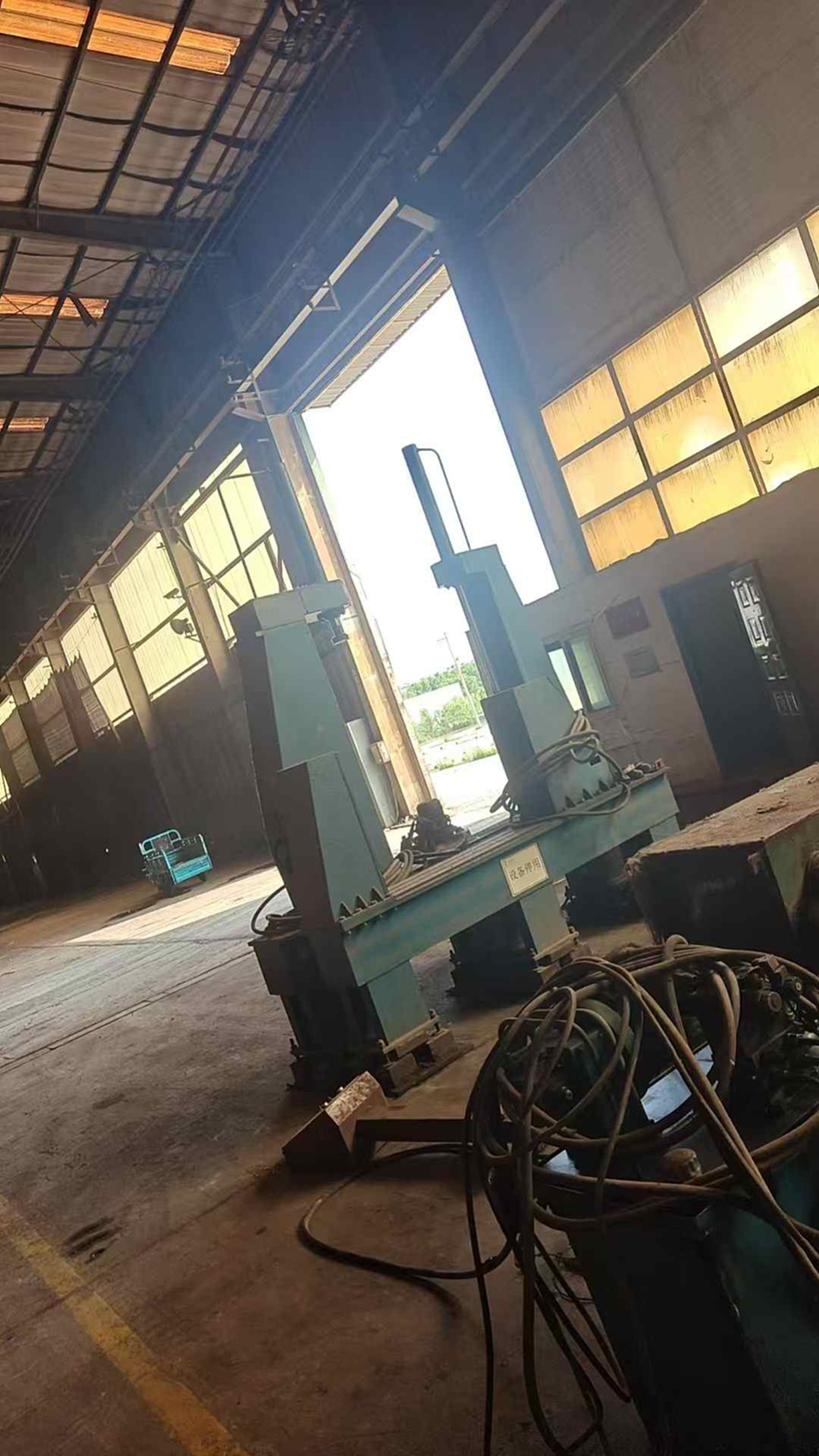 昊垣华联产端面铣两台端面铣