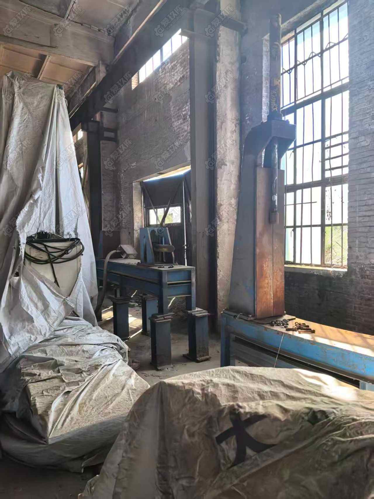 昊垣出售无锡华联产端面铣两台端面铣