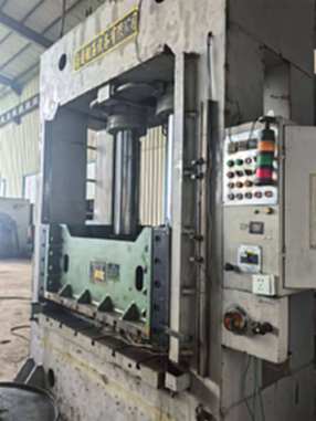 For sale: Nantong Forging 200T frame hydraulic press