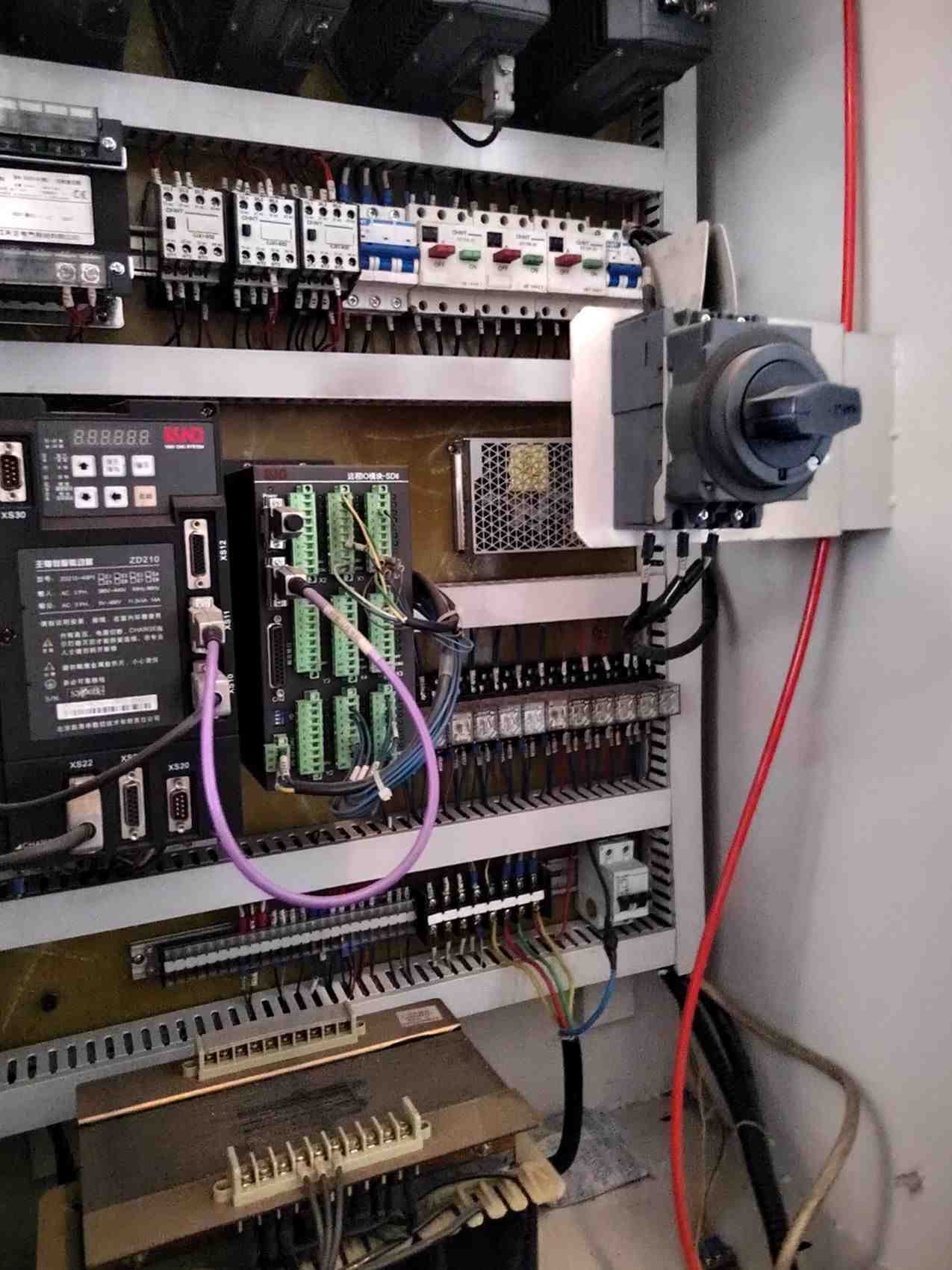罗威 ZMX640B 钻攻中心 ZMX640B 高速钻床