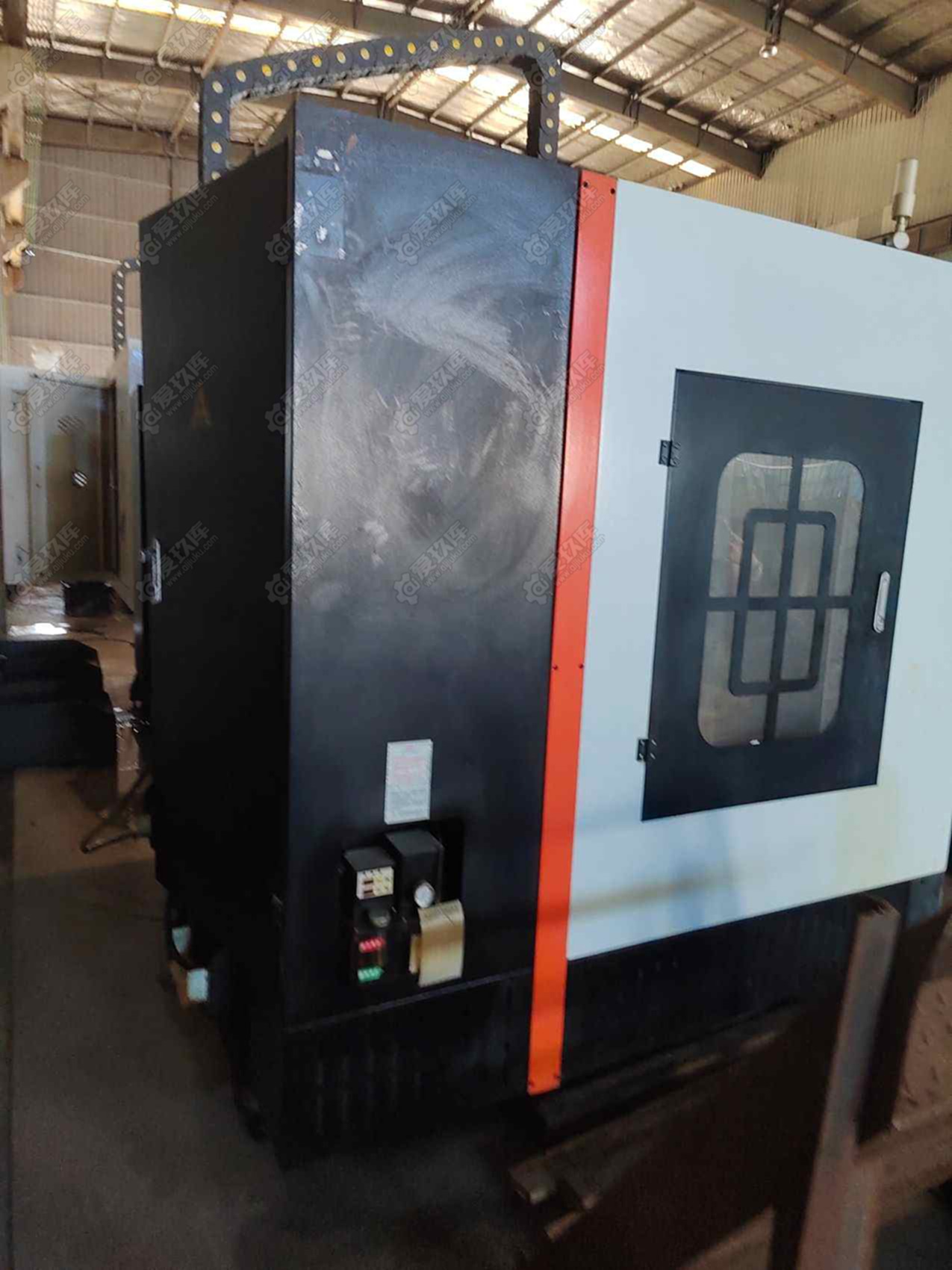 罗威 TC600 钻攻中心TC600 高速钻床