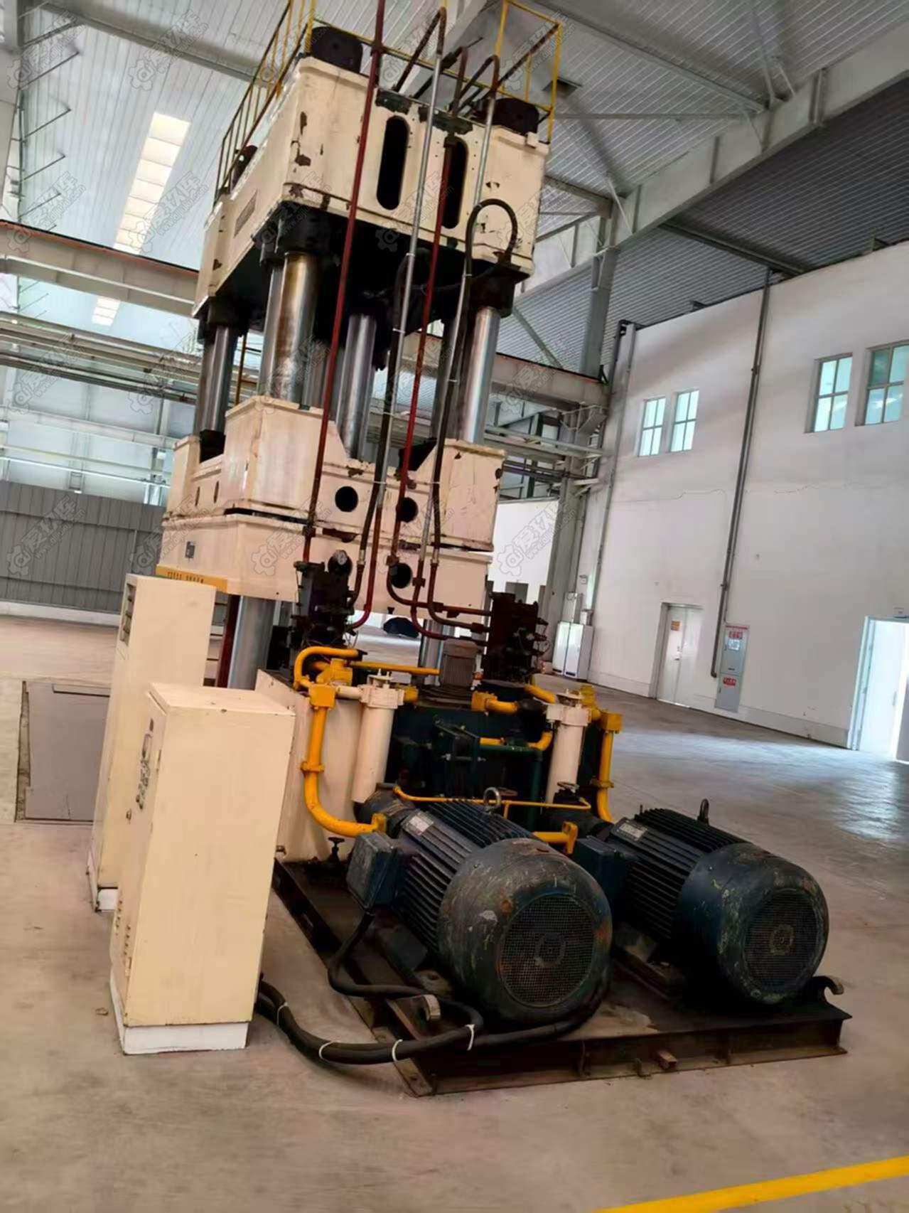 南通锻压1000 液压机