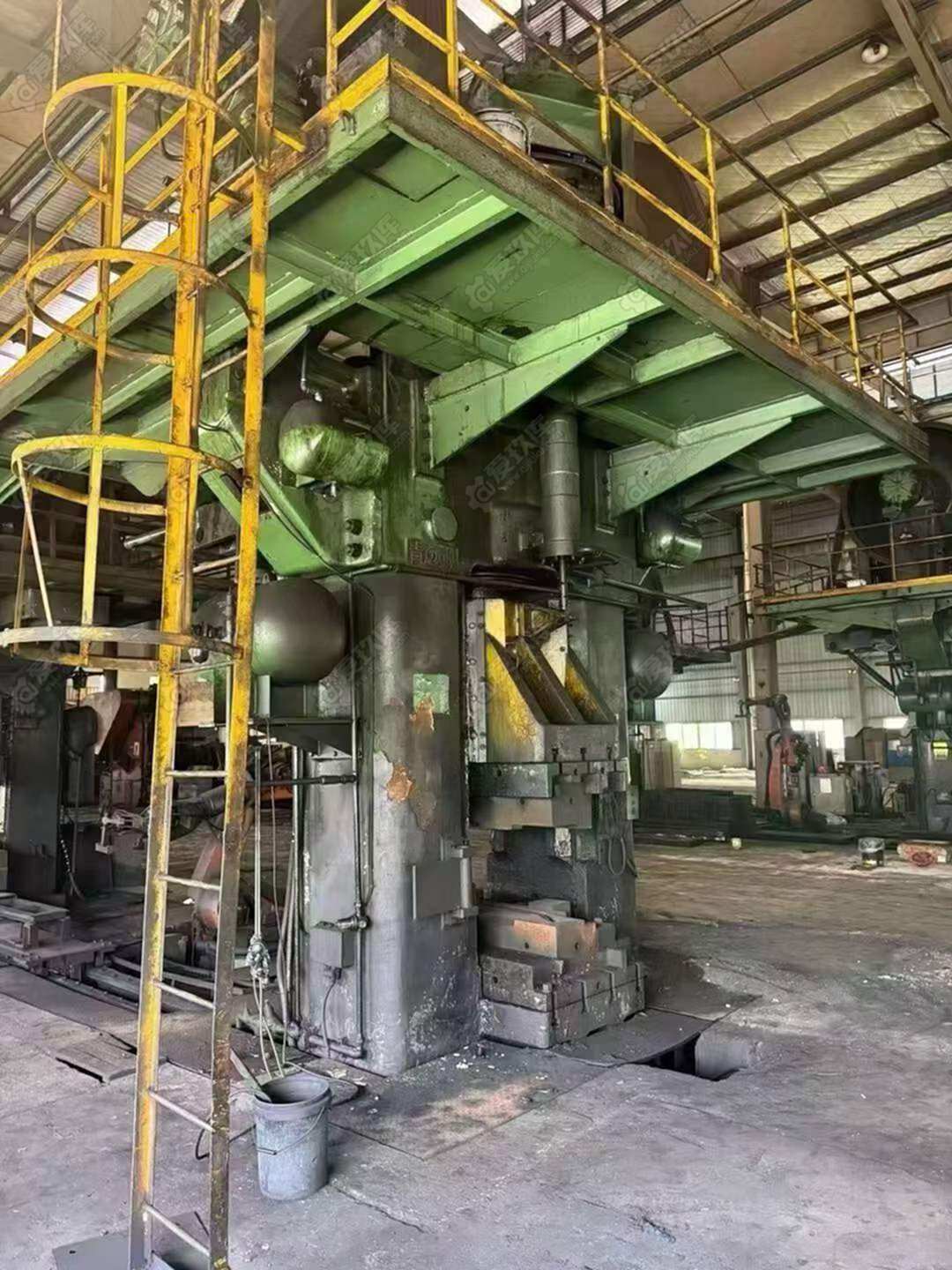 青锻2500T 摩擦压力机