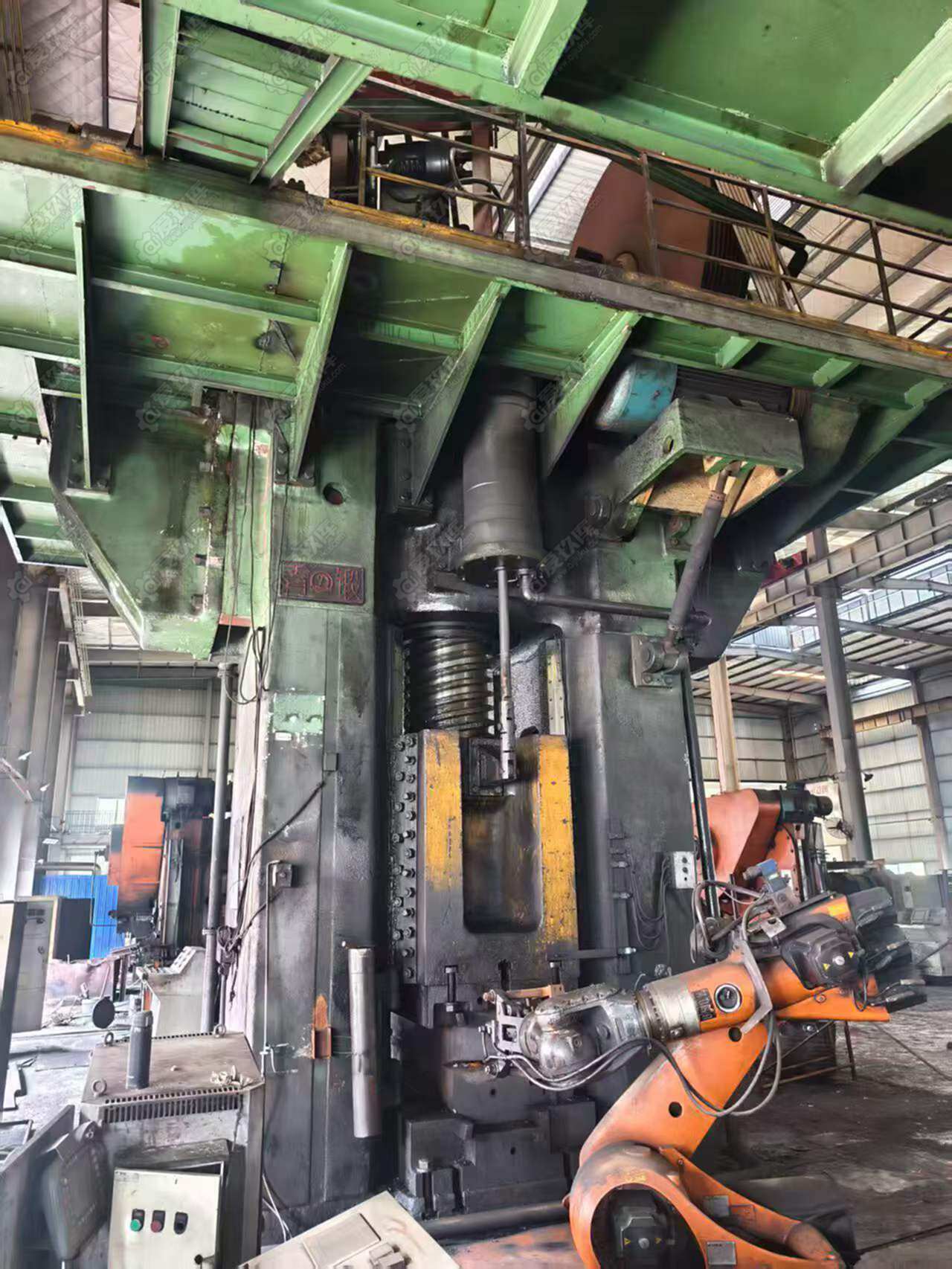 青锻4000T 摩擦压力机