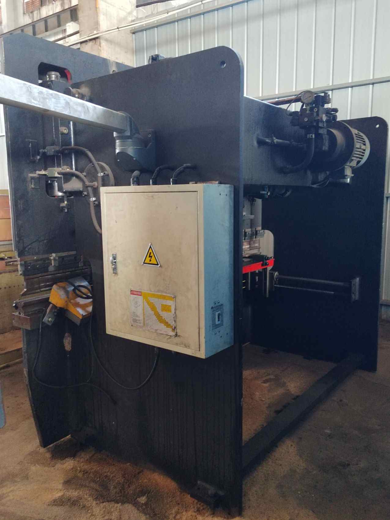 沪东重工WD67Y-63T/2600液压折弯机WD67Y-63T/2600 折弯机