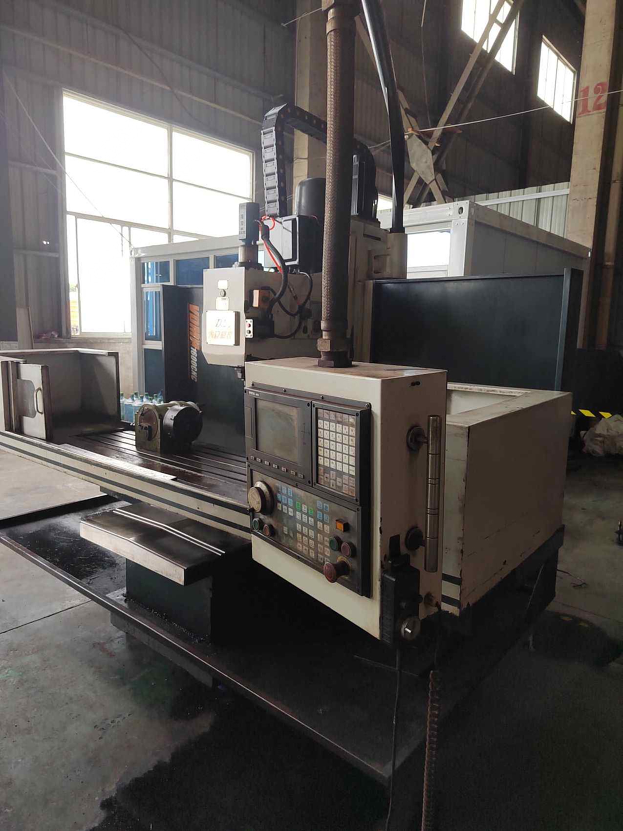 大立VDM1600数控床身铣床2014年8月出厂VDM1600 立铣