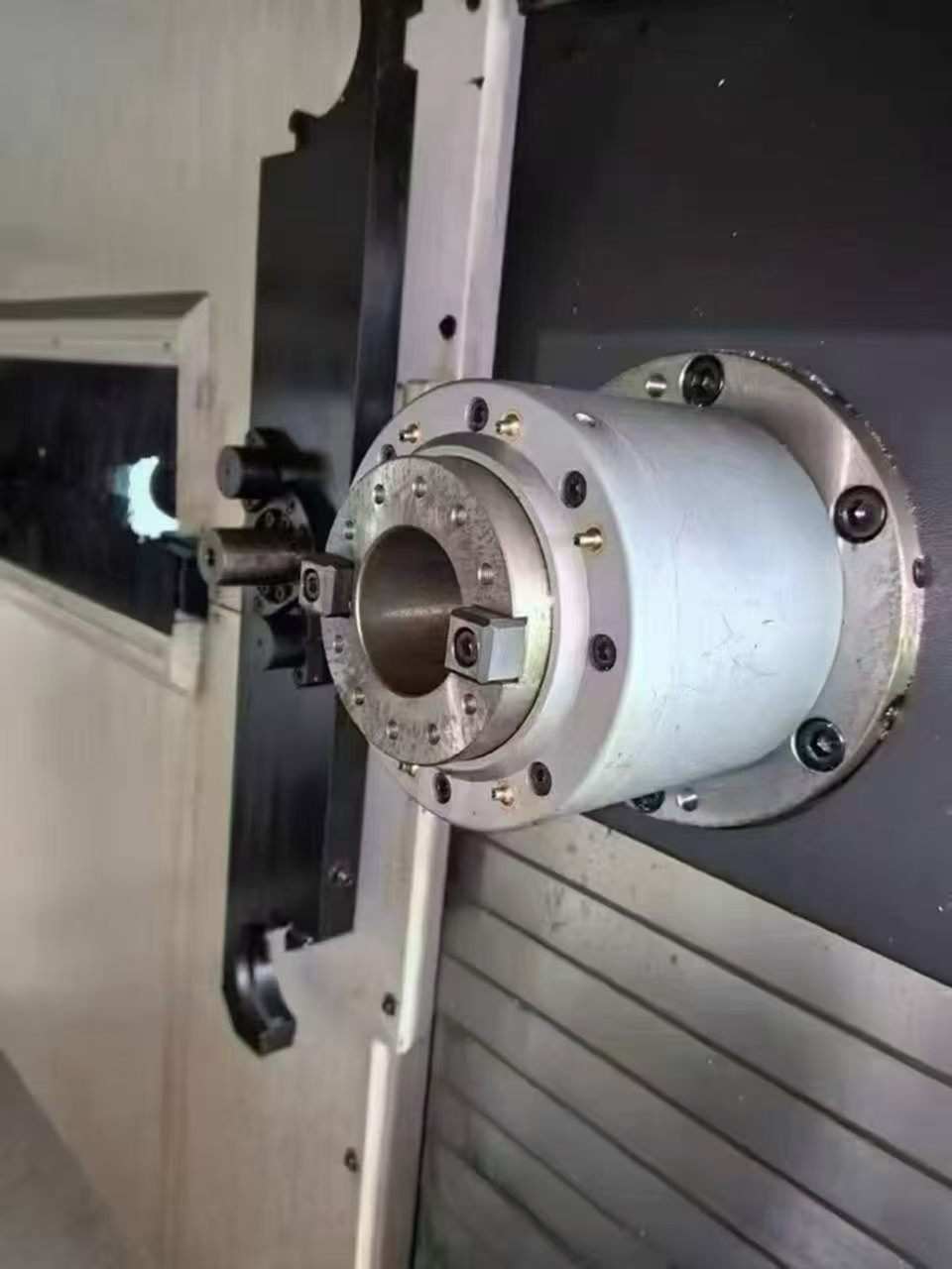 现代630卧式加工中心