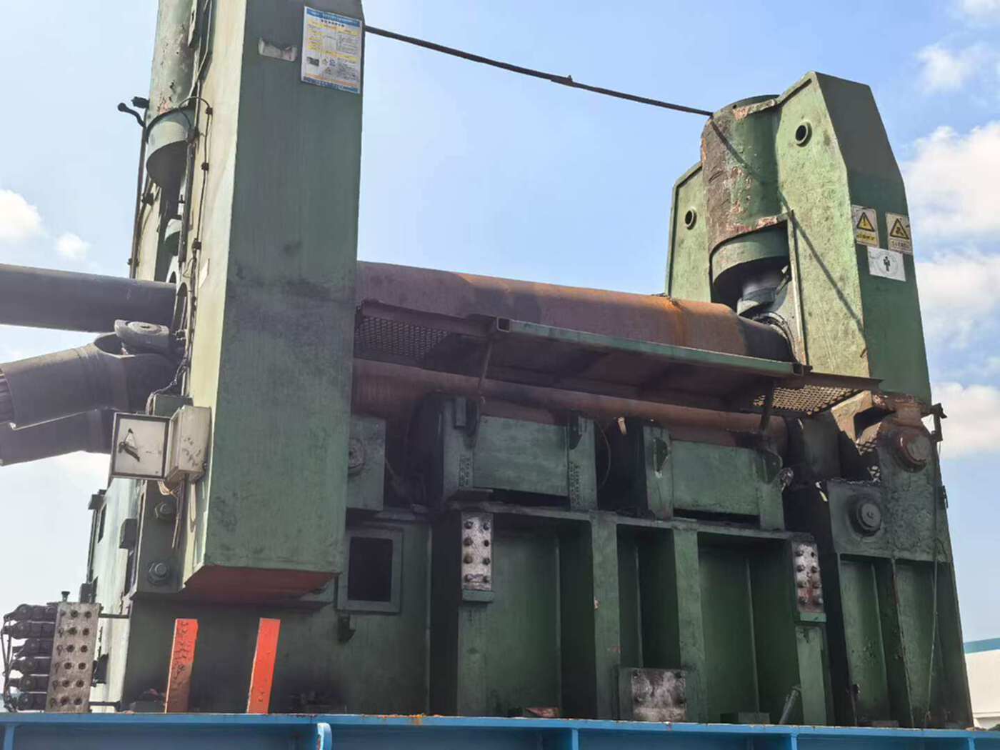 昊垣一台120×3200水平下调试卷板机，湖北鄂重产卷板机