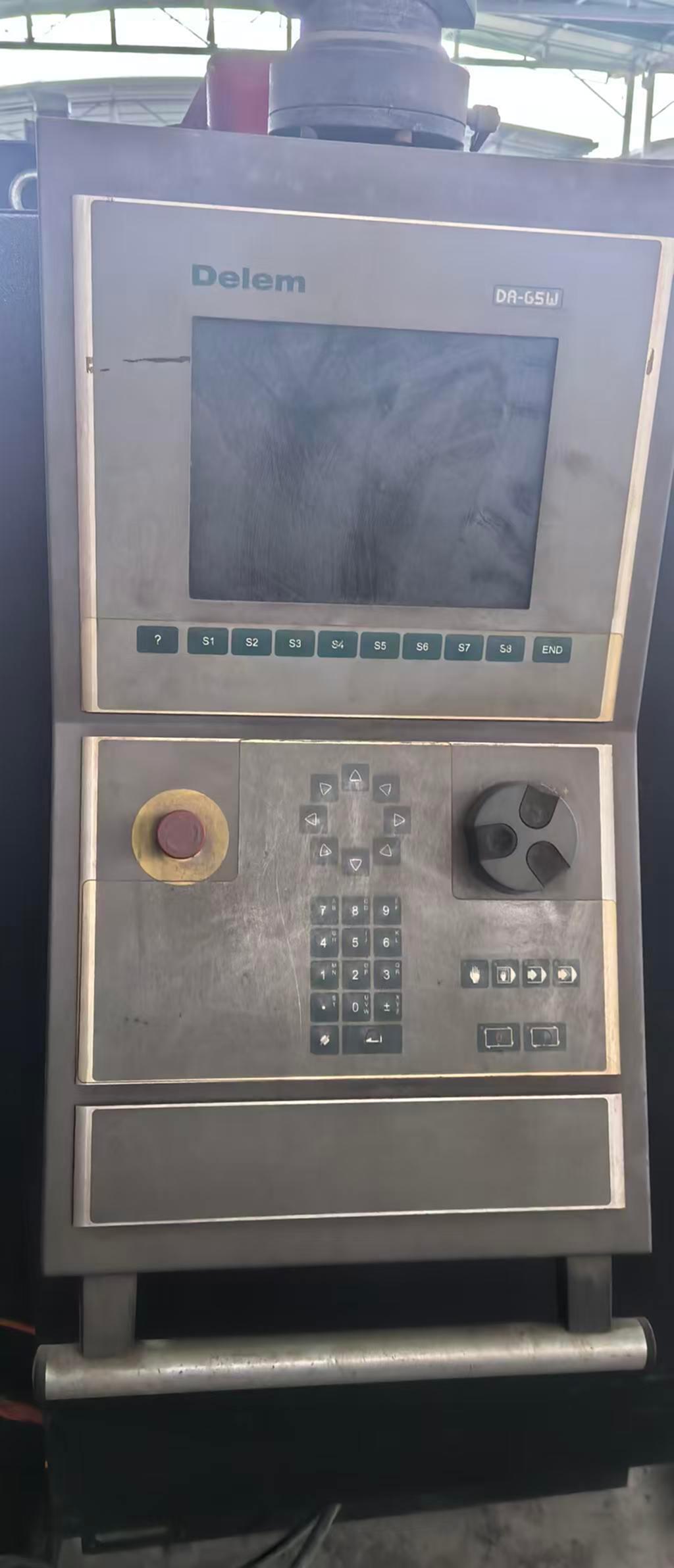金方圆220吨折弯机