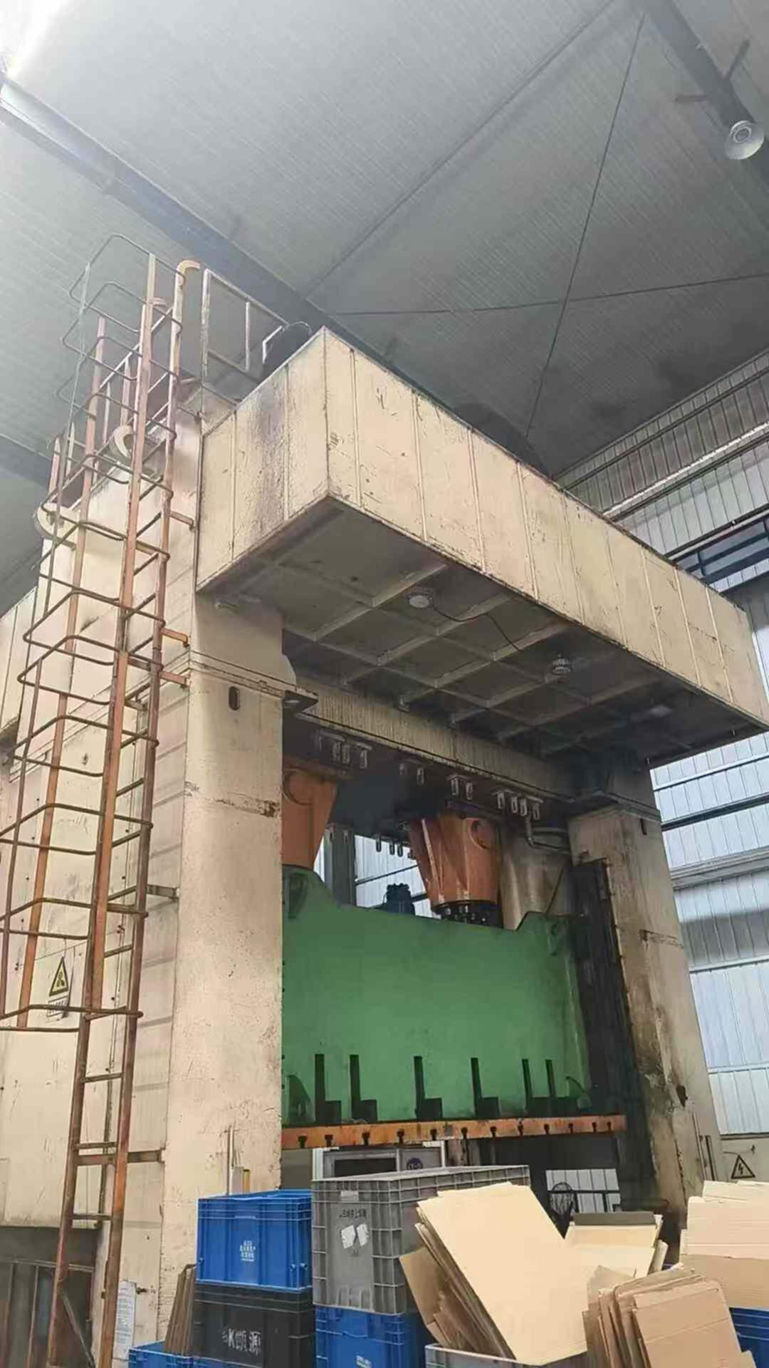 杨力630吨闭式双点压力机