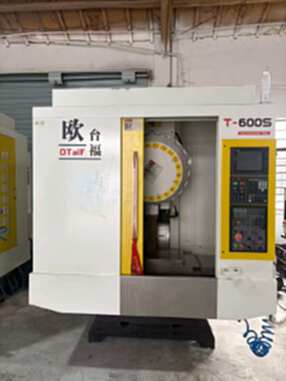 For sale the 26-year-old T600S drilling and tapping center machine, Mitsubishi M80 system
