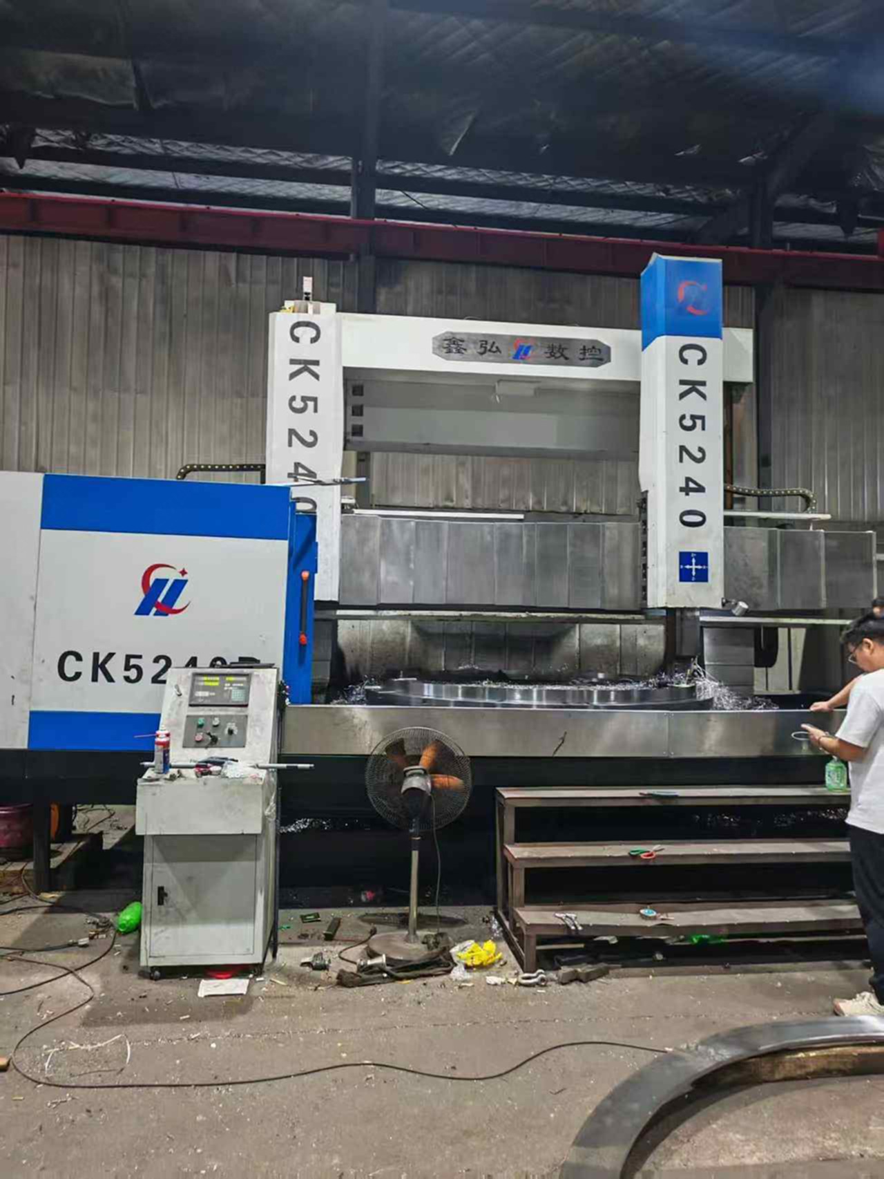 大连鑫宏5240立车