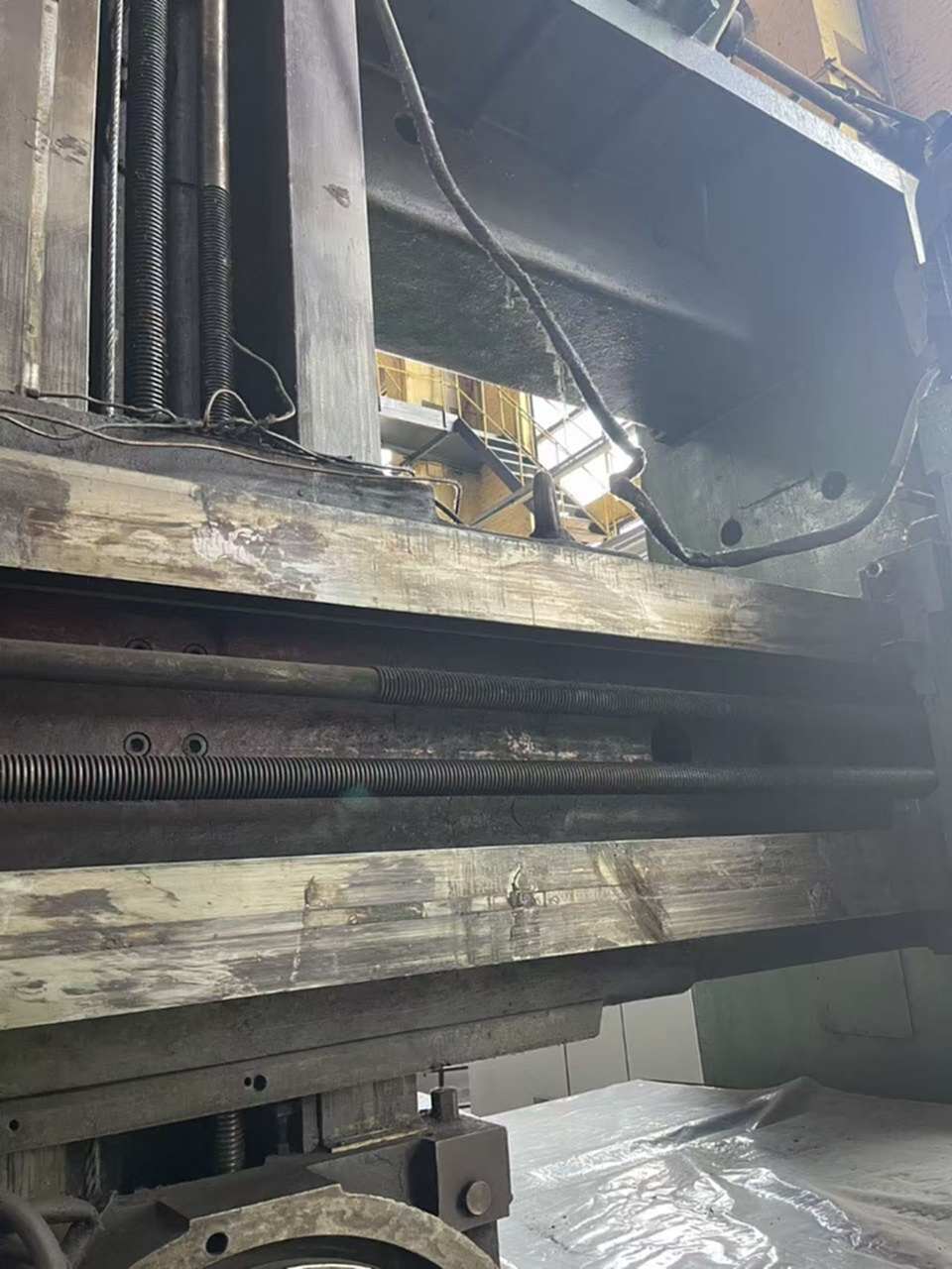 俄罗斯2*6米龙门铣床