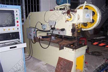 二手数控冲床 二手数控冲床.jpg