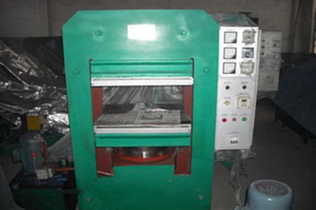 二手贴面热压机.jpg