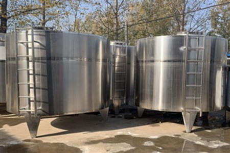 二手不锈钢储罐.jpg
