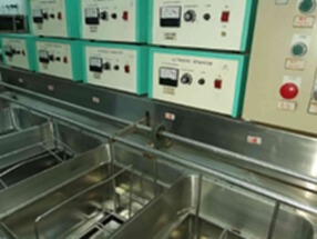 出售二手中国台湾产超声波清洗机8槽玻璃生产线