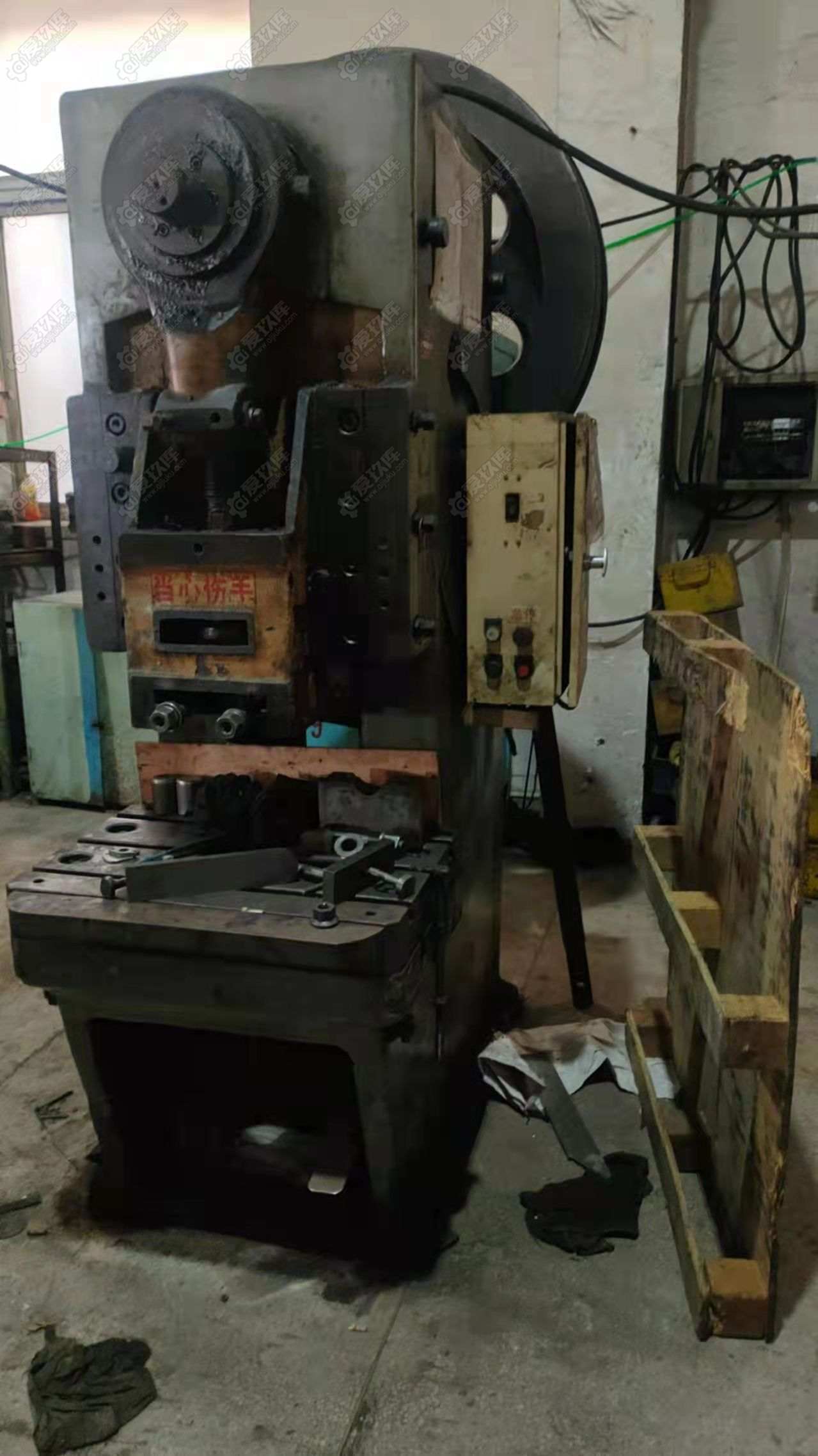 二手后背轮冲床