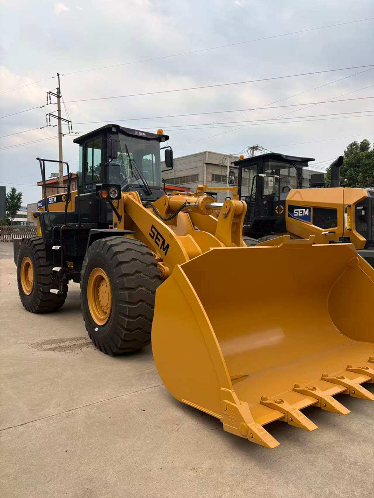 山工660D 装载机