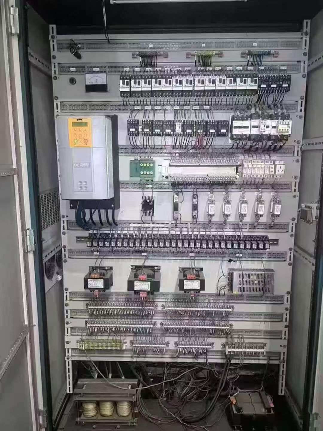 武重8米滚齿机