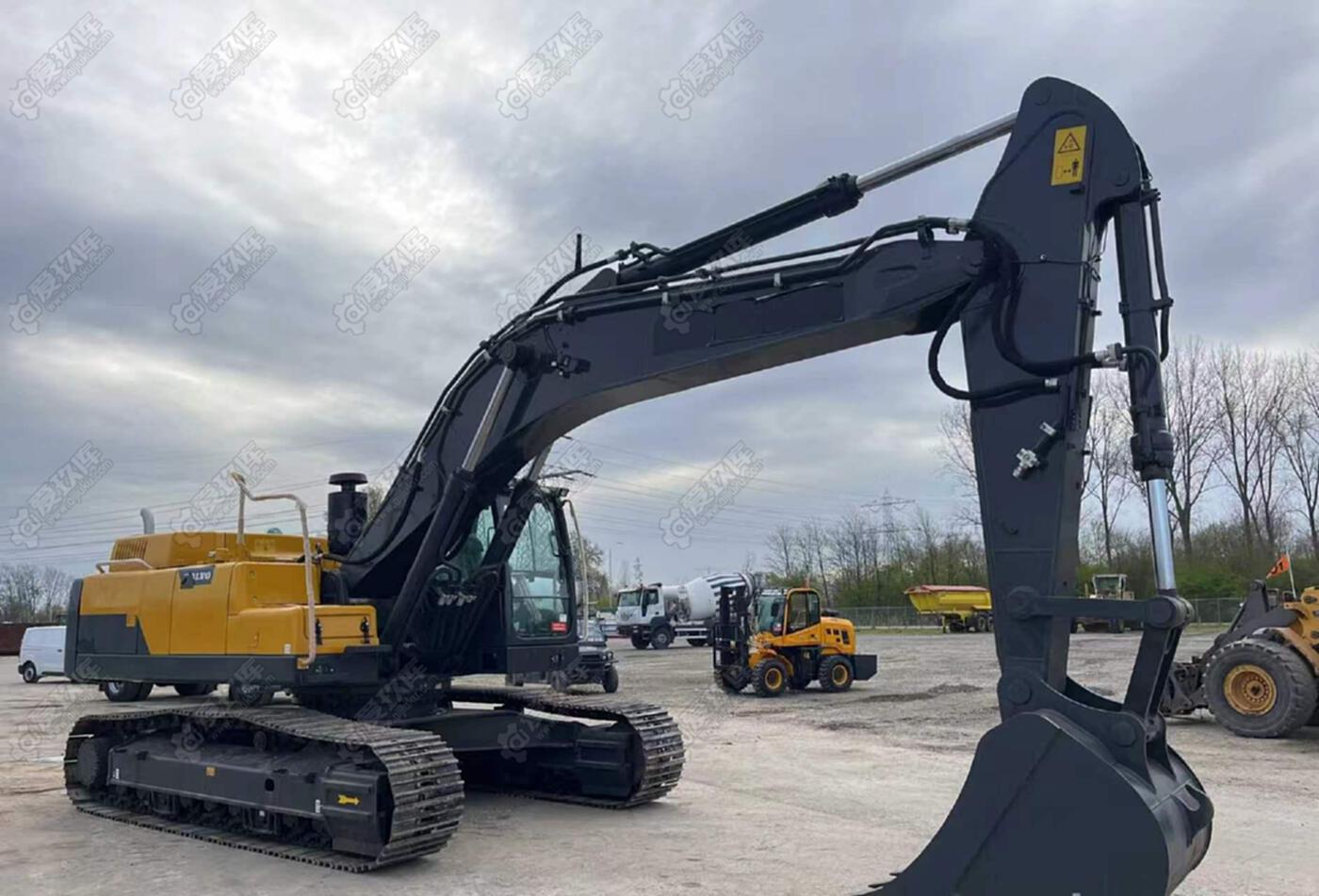 沃尔沃EC380D 挖掘机