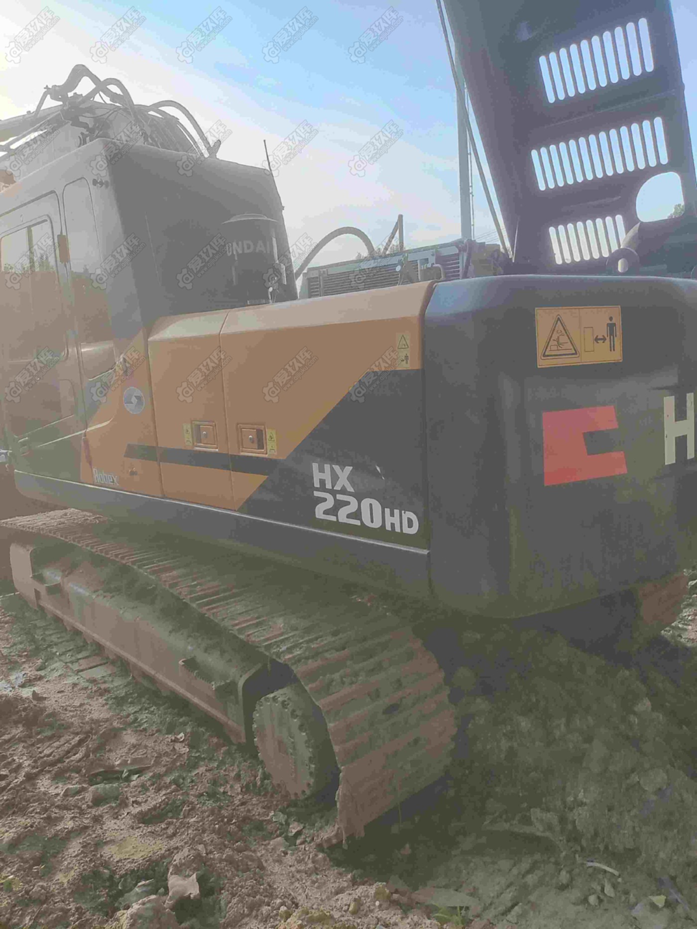 现代HX220 挖掘机