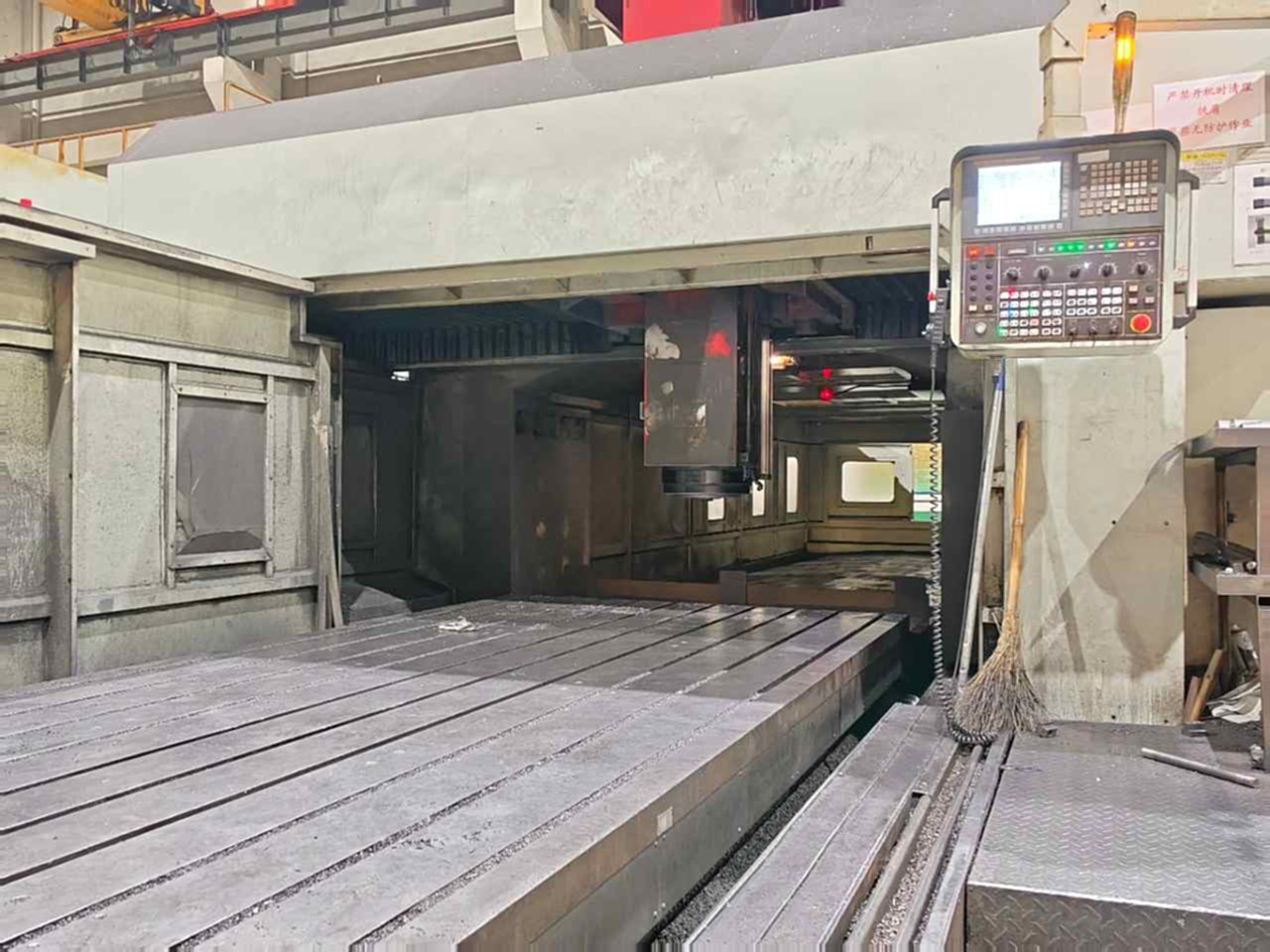 亚威6028龙门加工中心