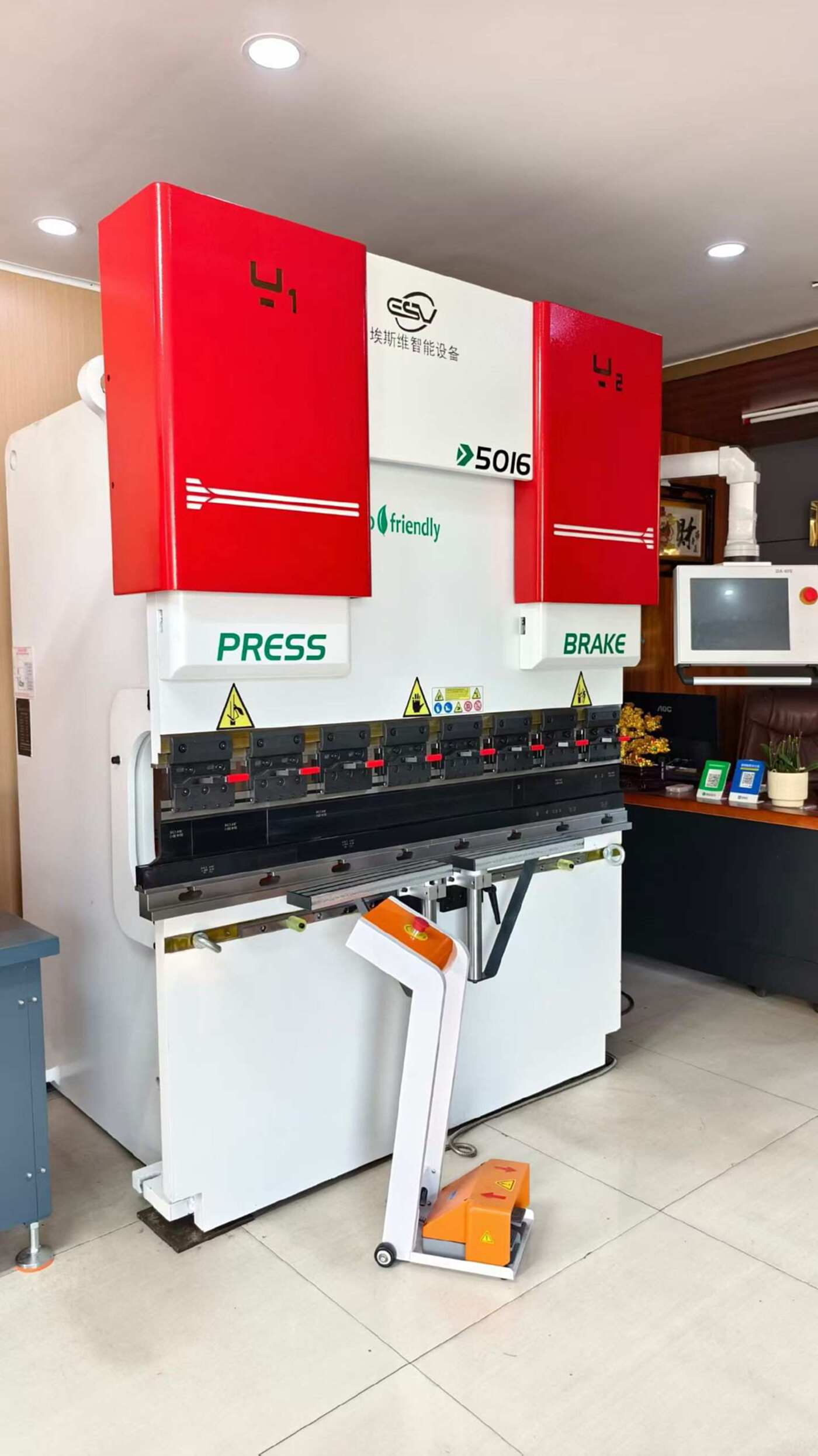东莞扬冲50吨1.6米折弯机