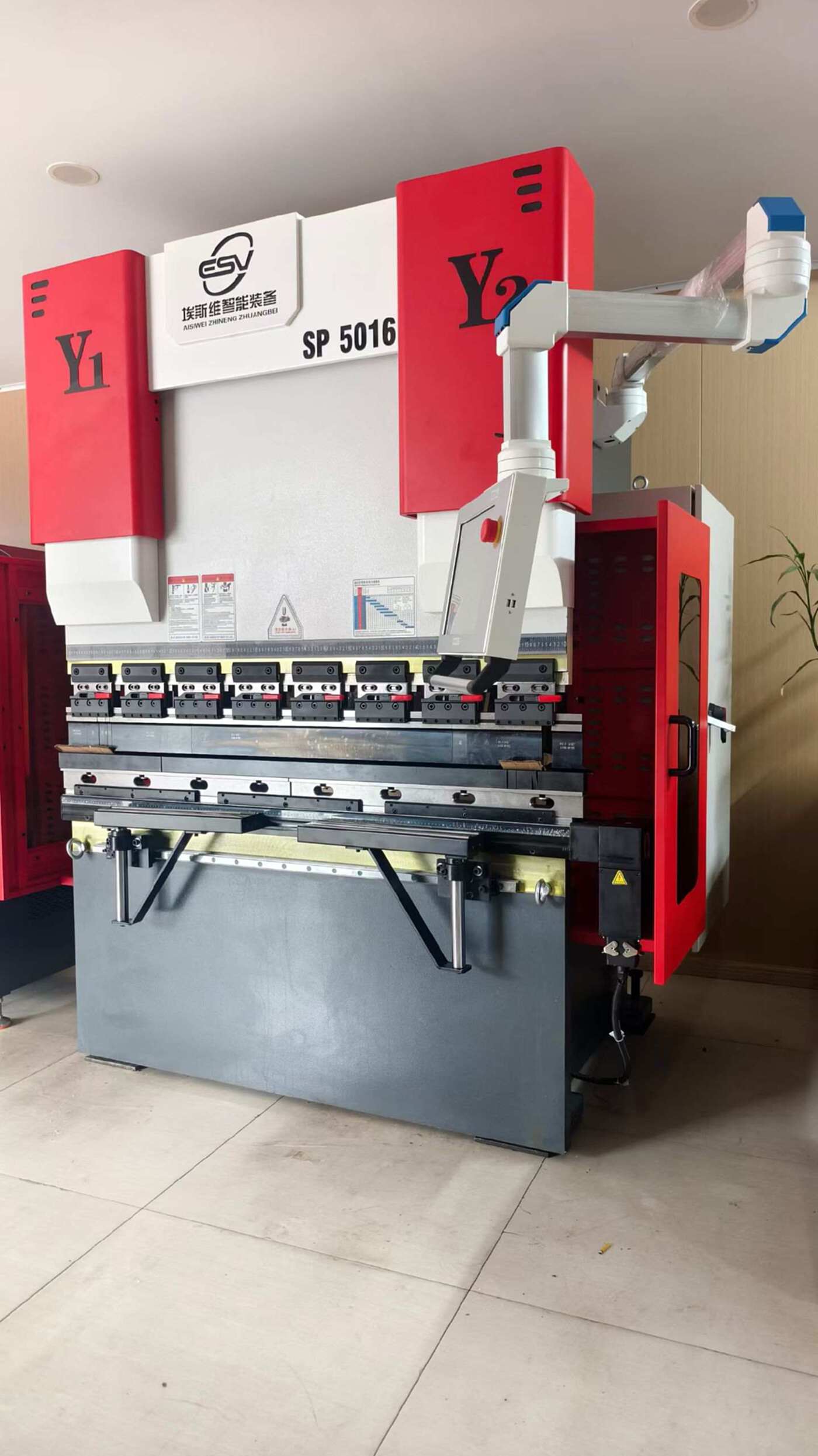 东莞扬冲50吨1.6米折弯机