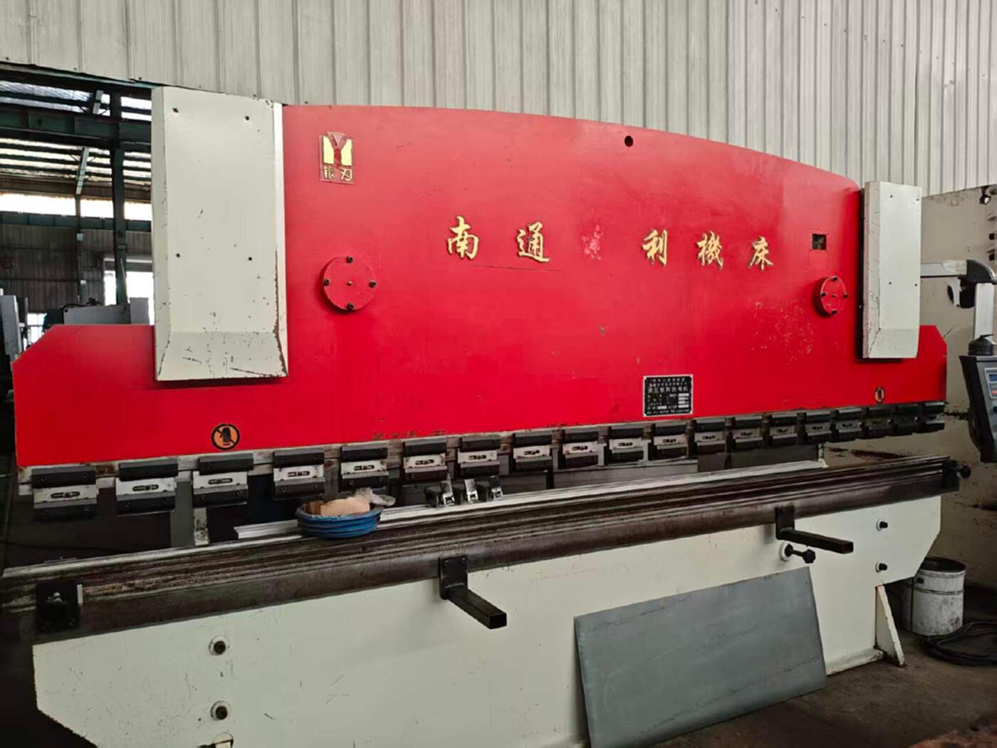 达利125t/4000mm折弯机