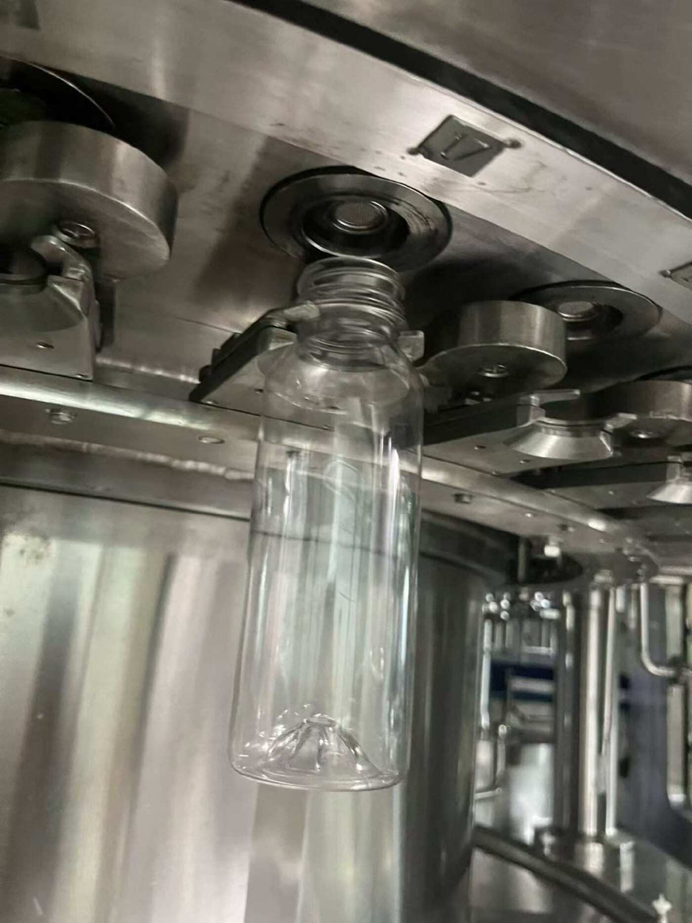 广州万世德40头四合一超洁净热灌装灌装机 灌装机