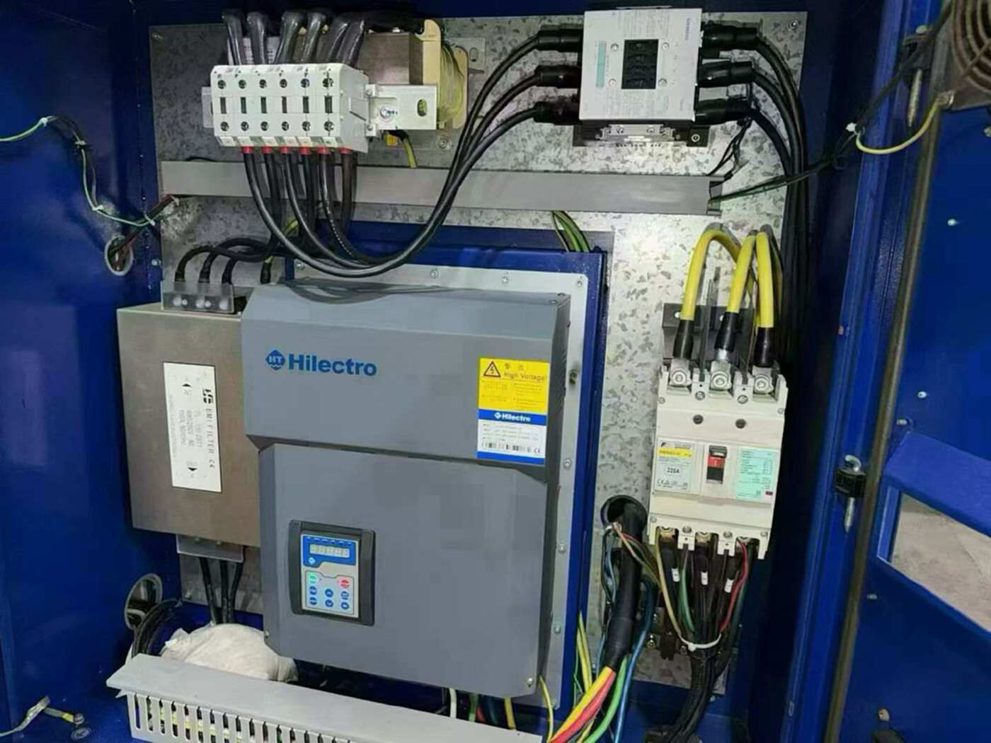 海天MA4700IIS/2250 注塑机