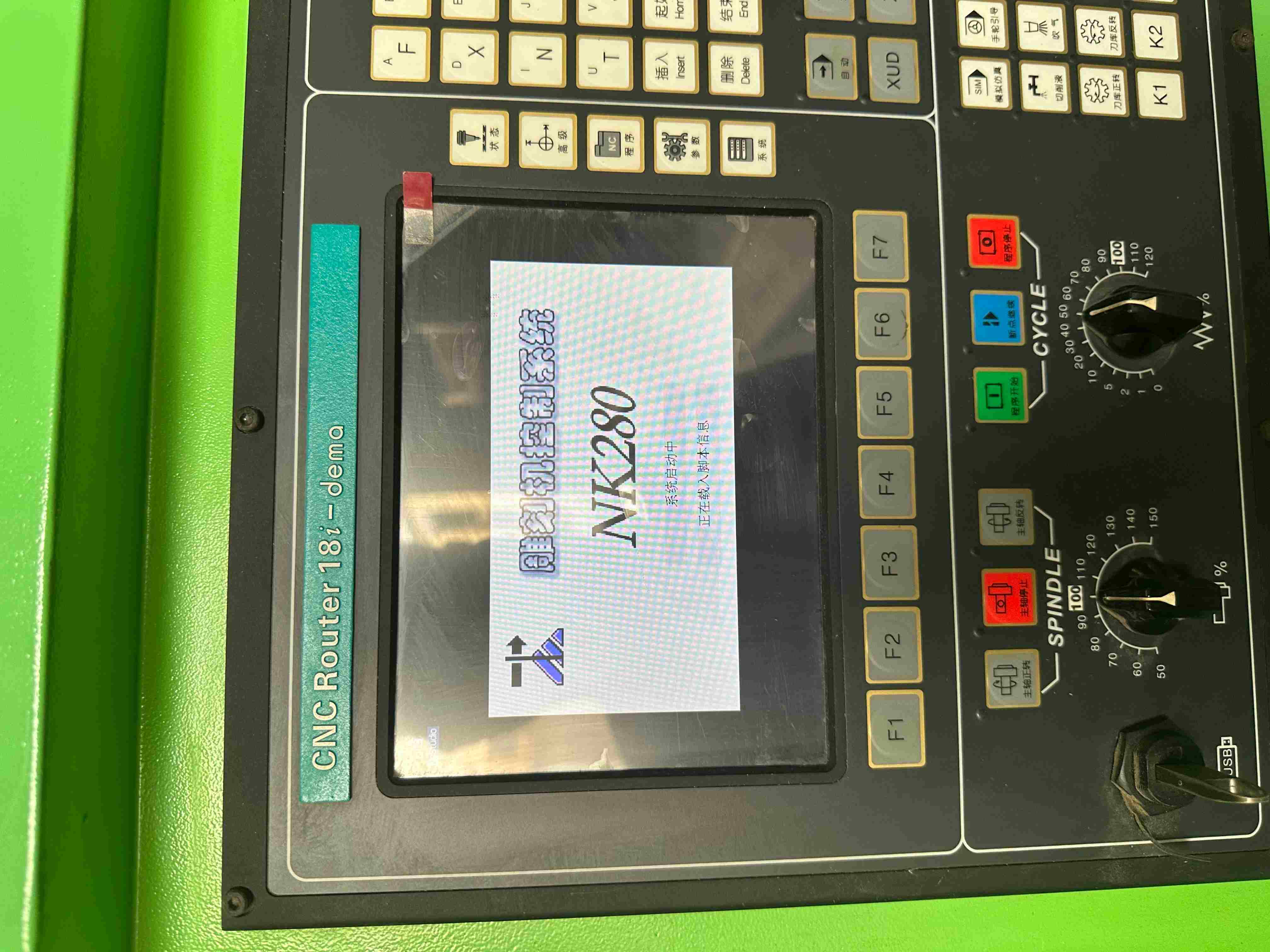 得马G5迷你字加工中心雕刻机G5广告雕刻机