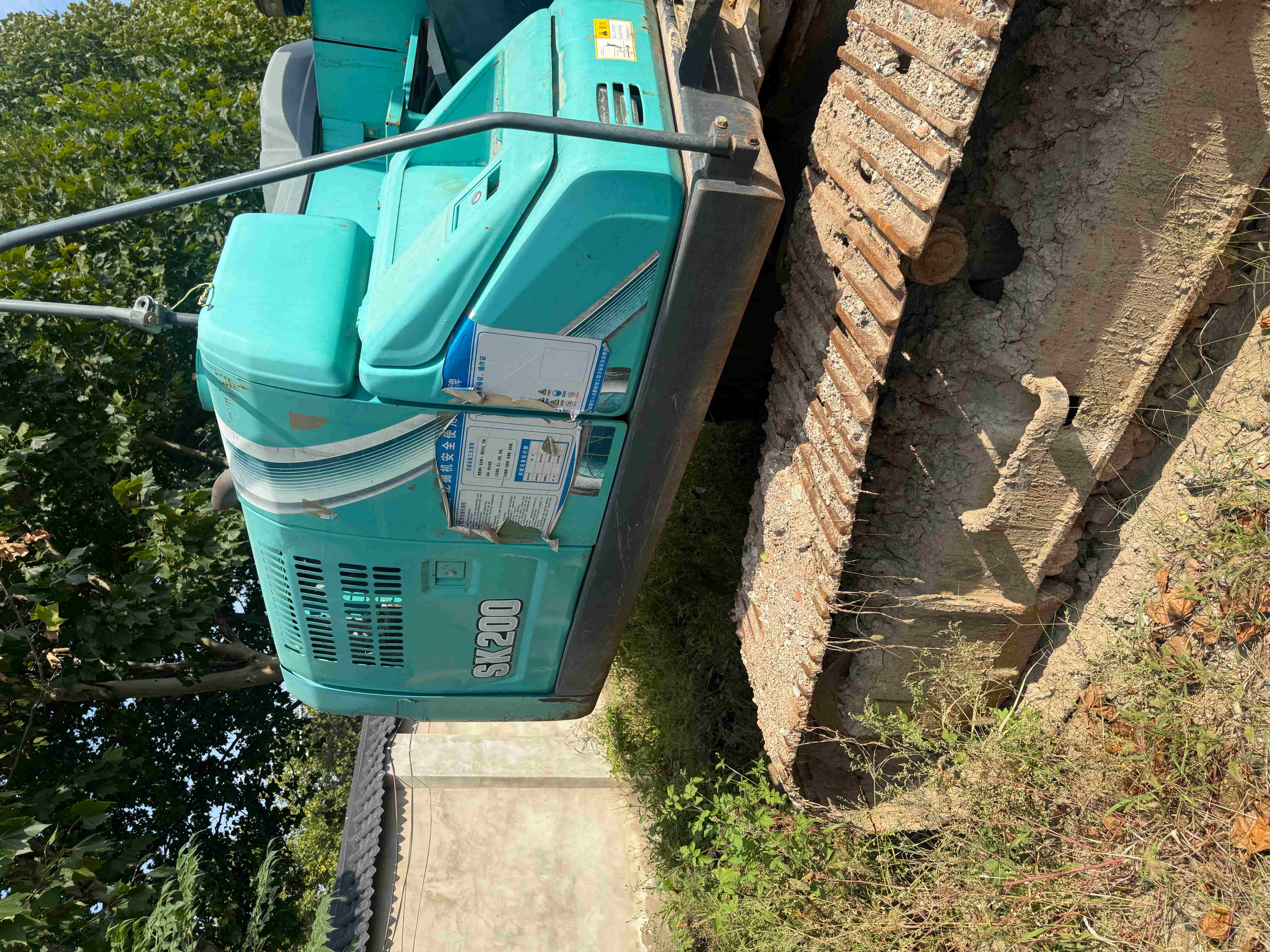 神钢SK200挖掘机