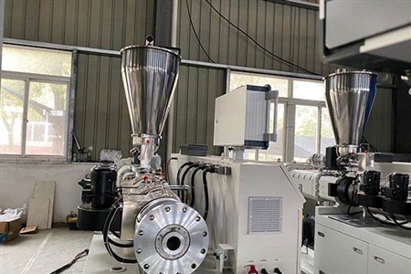 二手双螺杆挤出机日常维护技巧