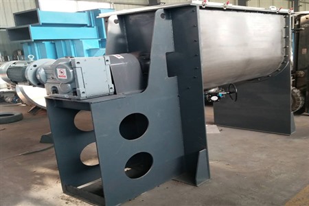 【二手设备】卧式螺带混合机选择窍门