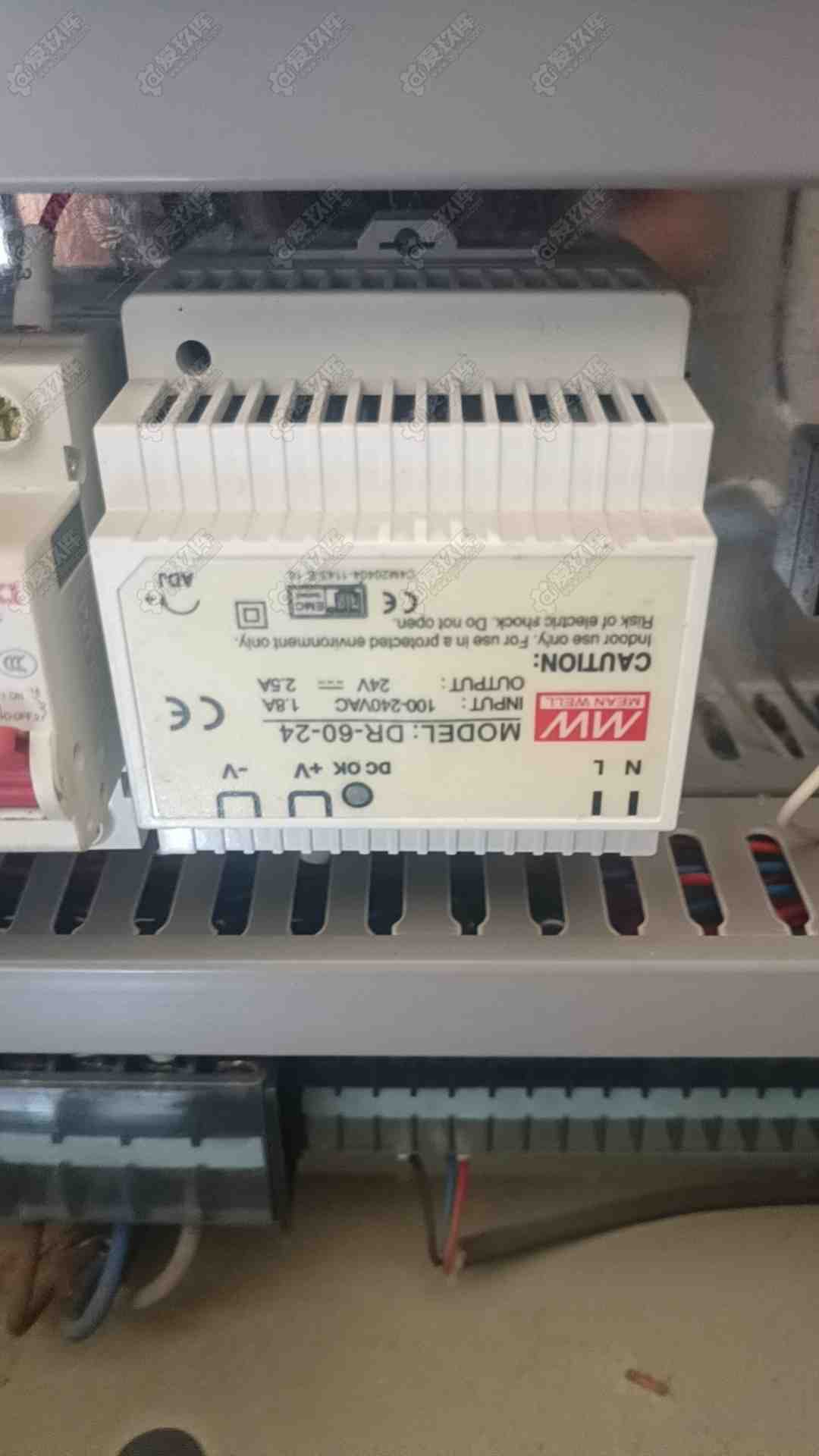 江南63吨2500 折弯机