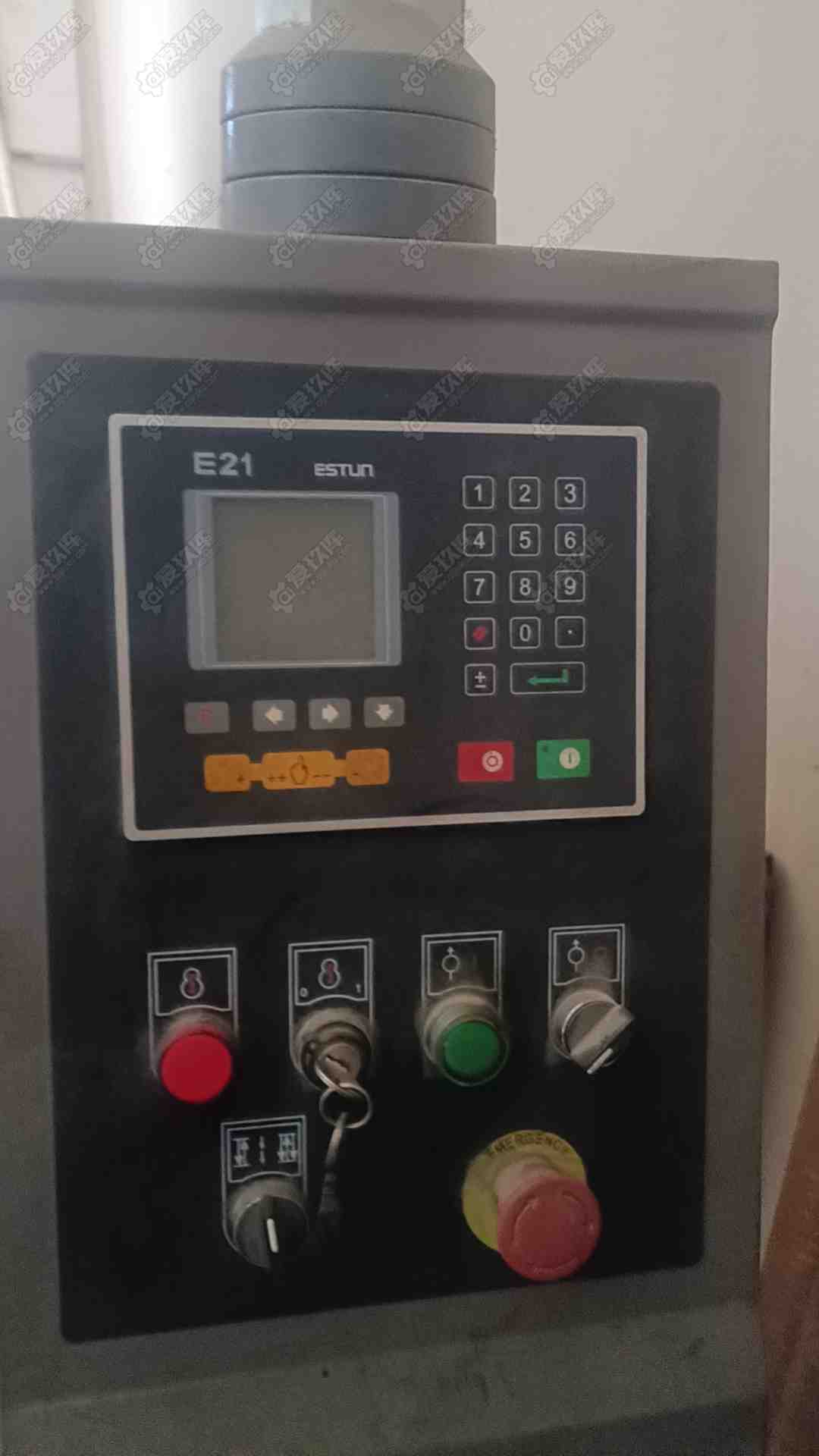 江南63吨2500 折弯机