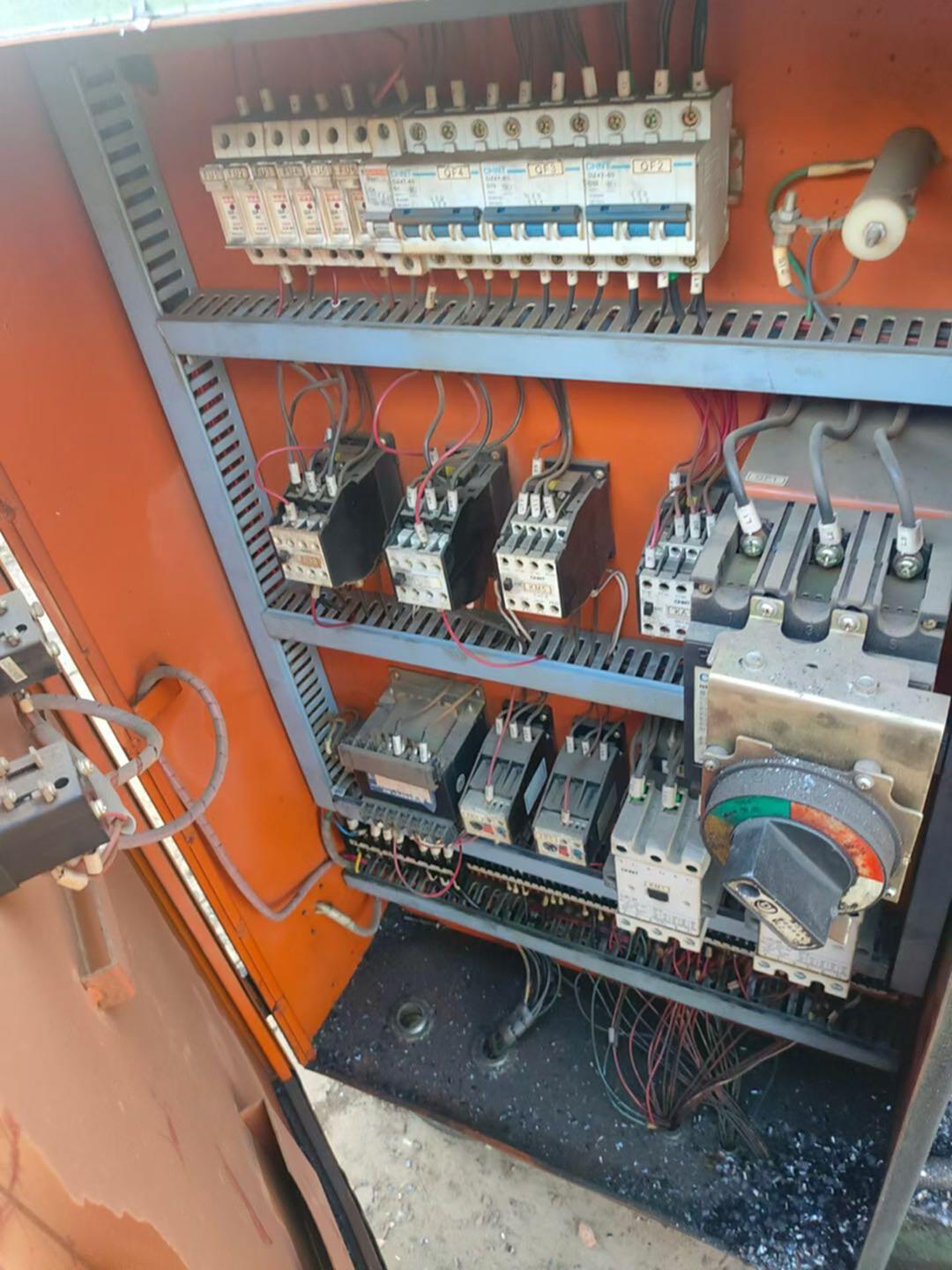 晶菱X6142万能铣
